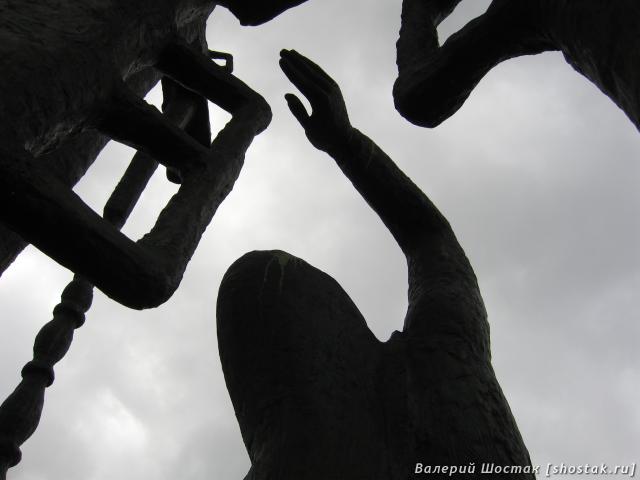 Памятник жителям уничтоженной фашистами деревни Ксты