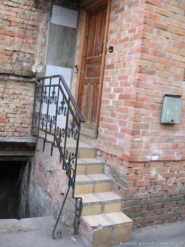 Узкое крыльцо