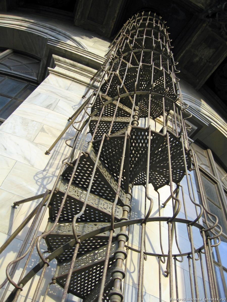 Лестница на крышу Исаакиевского собора