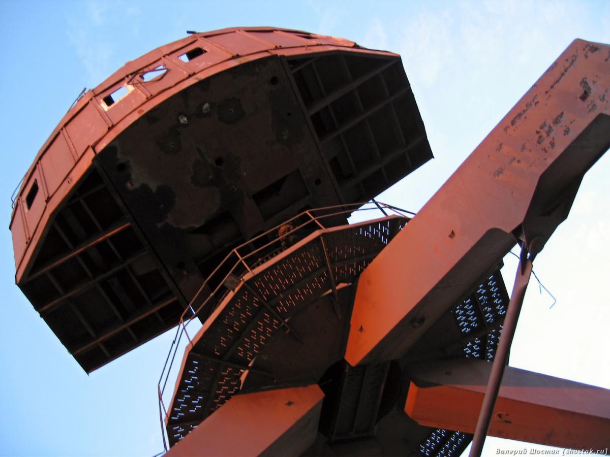 Заброшенный подъёмный кран
